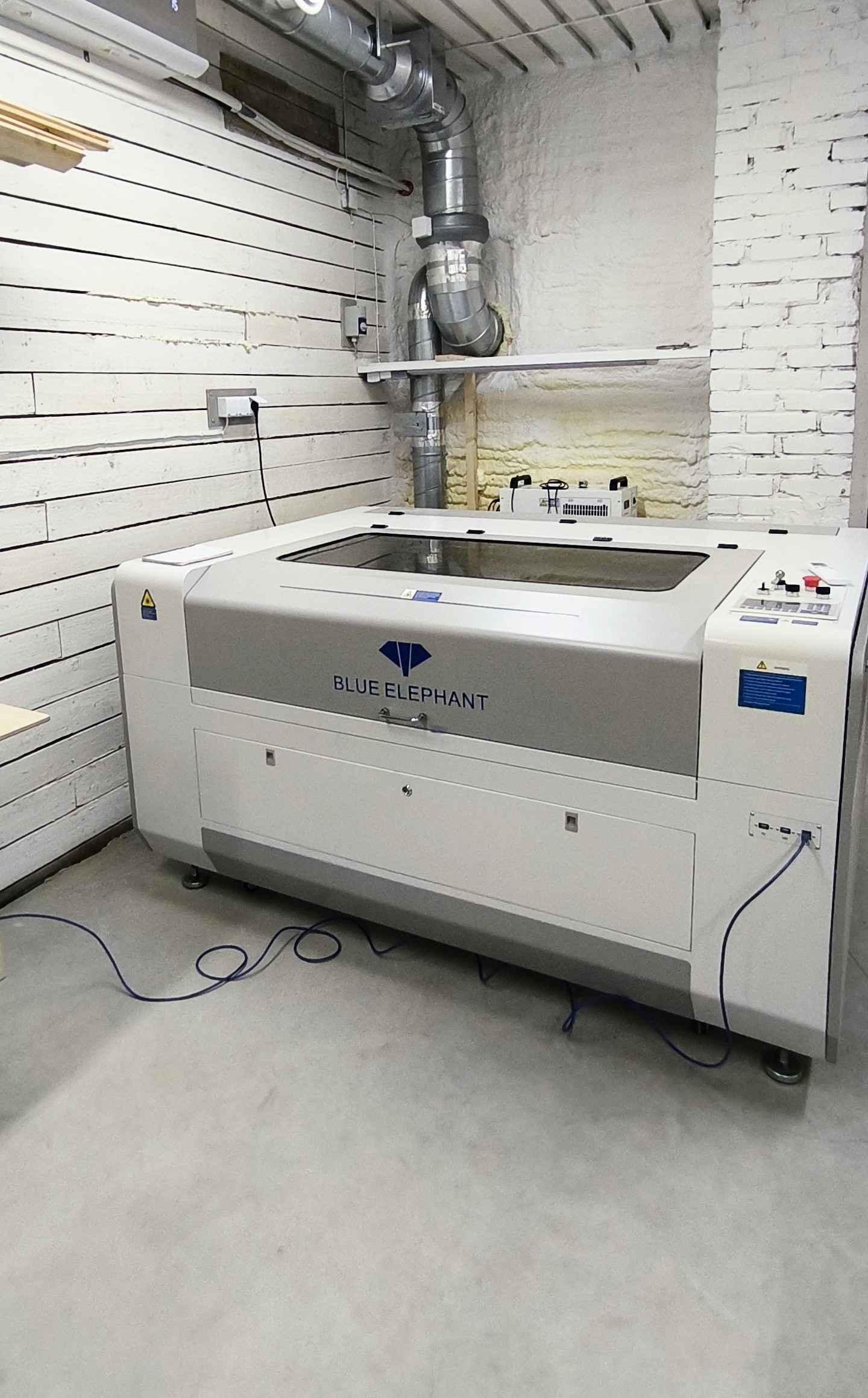 Blue Elephant ELE-1390 CO2-laser KT Art töökojas